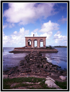 Adrain on top of the ruins, Isabela de Sagua (25k image)